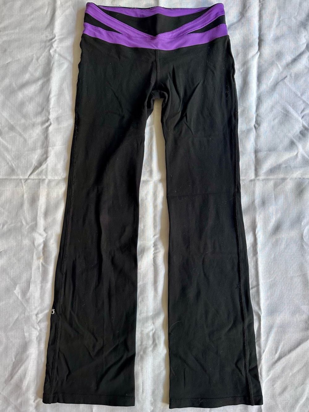 Alo Yoga Pants STRAIGHT LEG with subtle flares, Purple/black. Size: S - Picture 11 of 12